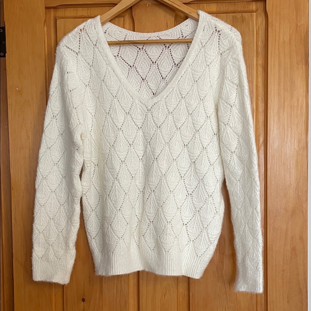 M.   ☁️ Super Soft ☁️   Ivory Knit Sweater